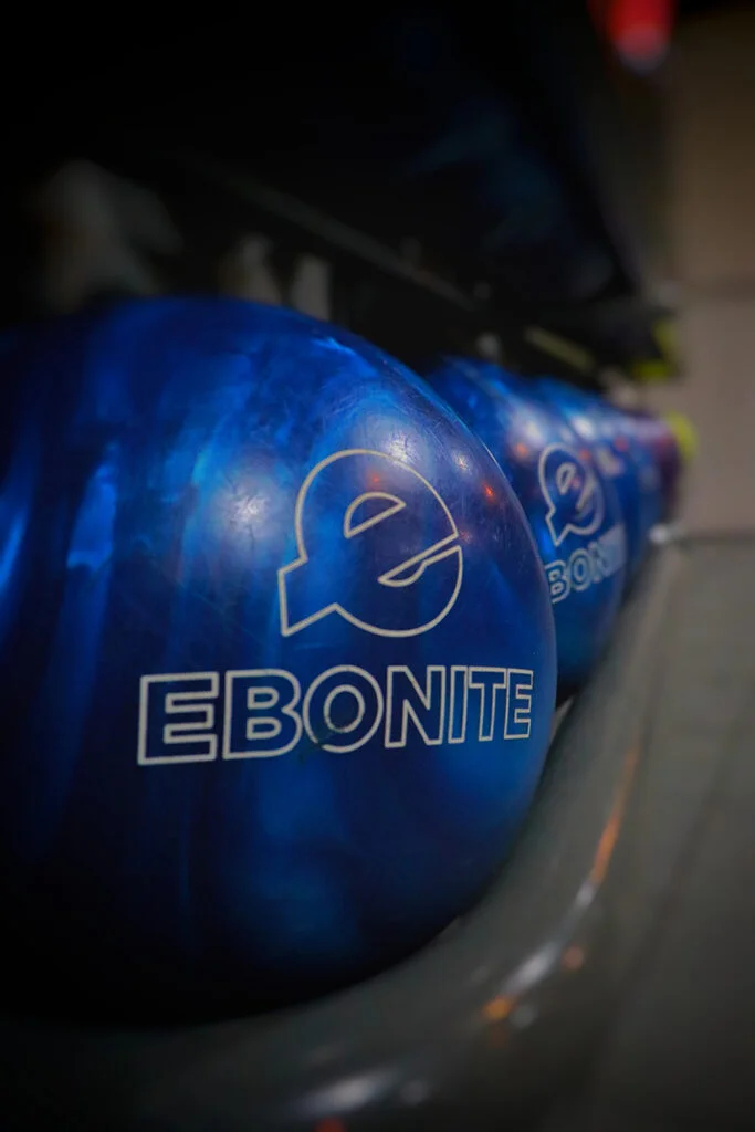 Área de snacks con diseño futurista